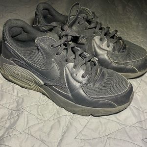 Mens Nike Shoes Size 9.5